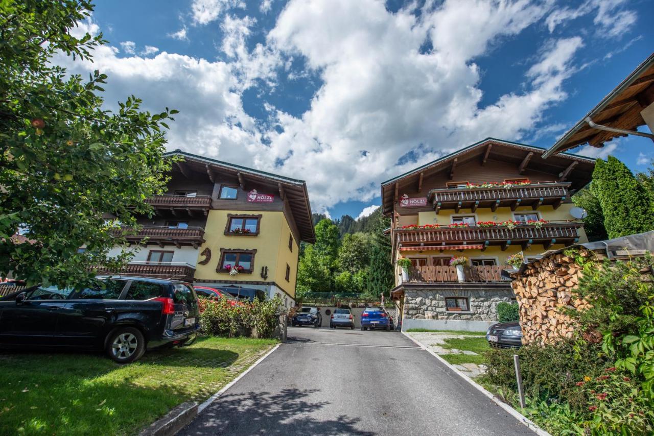 Hoelzl Bed & Breakfast Нойкирхен-ам-Гросфенедигер Экстерьер фото