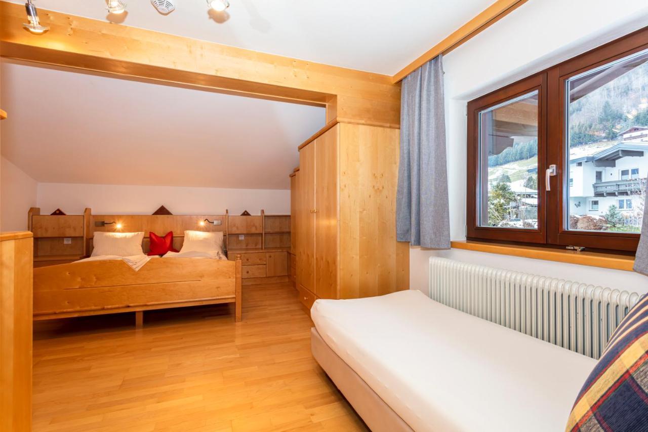Hoelzl Bed & Breakfast Нойкирхен-ам-Гросфенедигер Экстерьер фото