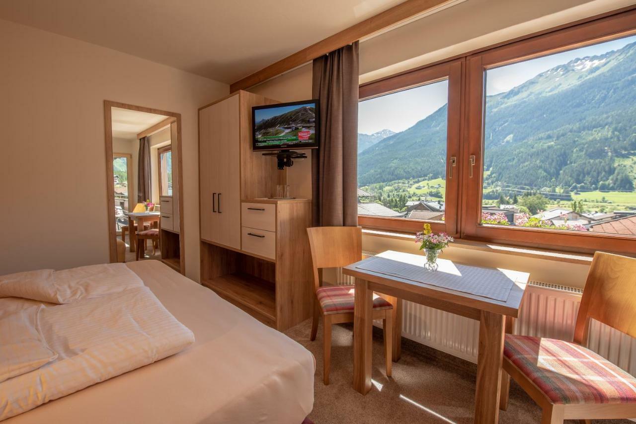 Hoelzl Bed & Breakfast Нойкирхен-ам-Гросфенедигер Экстерьер фото