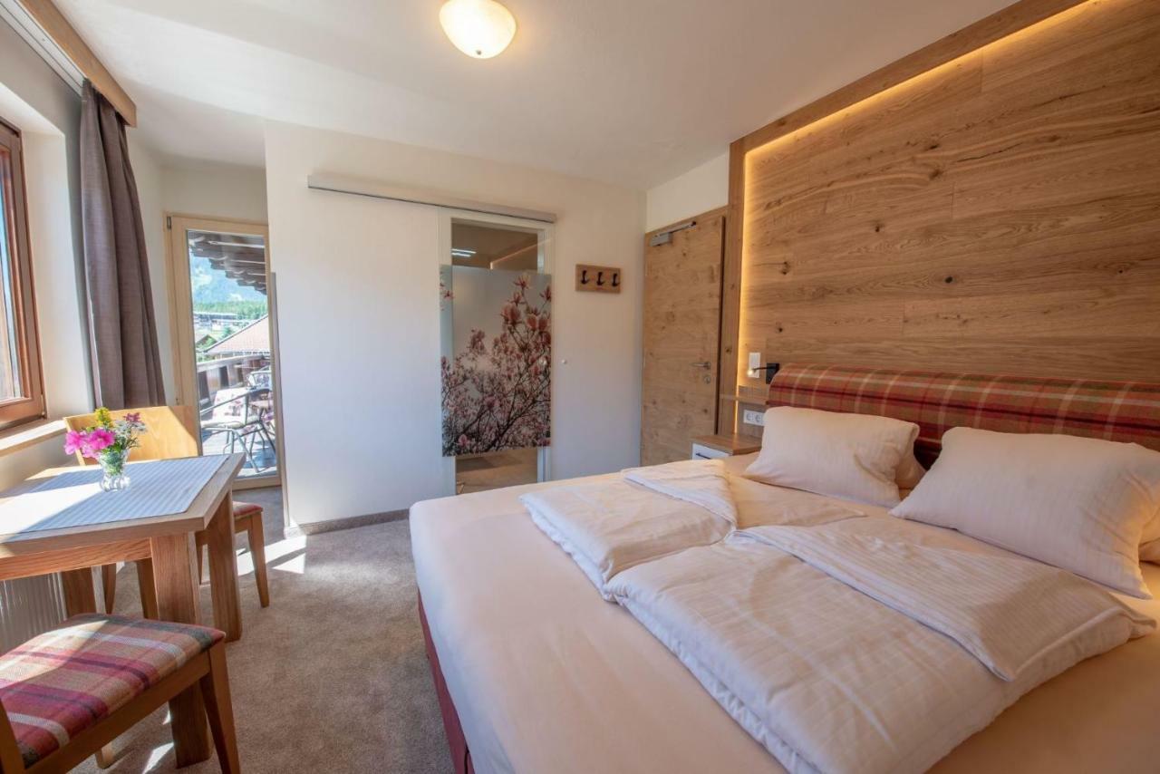 Hoelzl Bed & Breakfast Нойкирхен-ам-Гросфенедигер Экстерьер фото