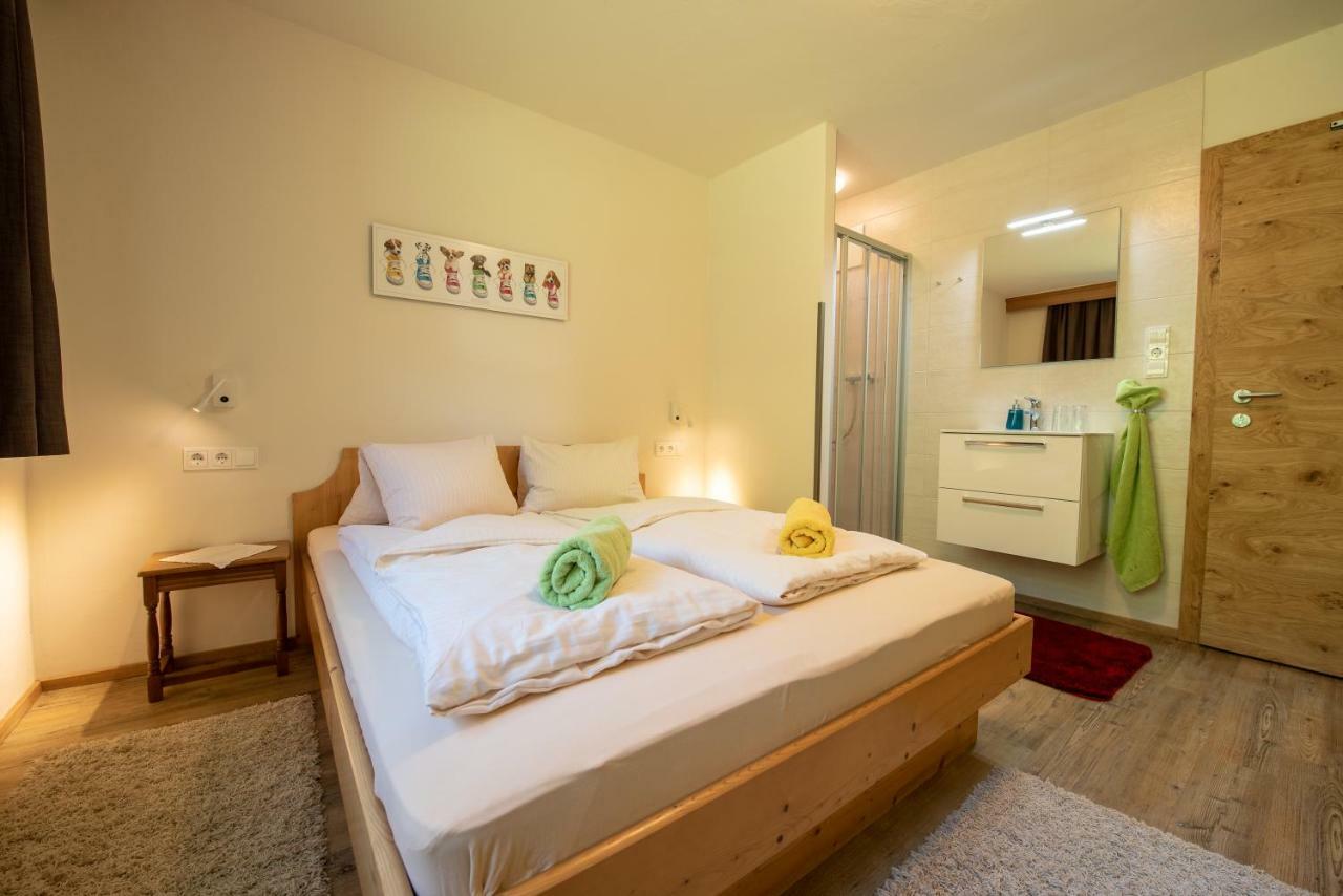 Hoelzl Bed & Breakfast Нойкирхен-ам-Гросфенедигер Экстерьер фото
