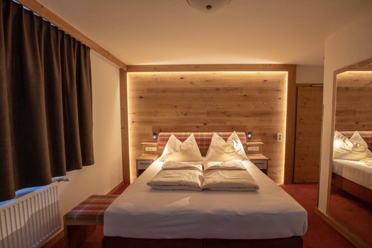 Hoelzl Bed & Breakfast Нойкирхен-ам-Гросфенедигер Экстерьер фото